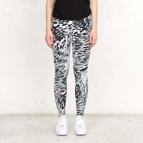 Nike Leg-A-See Windblur Leggings - Picture 3 of 12